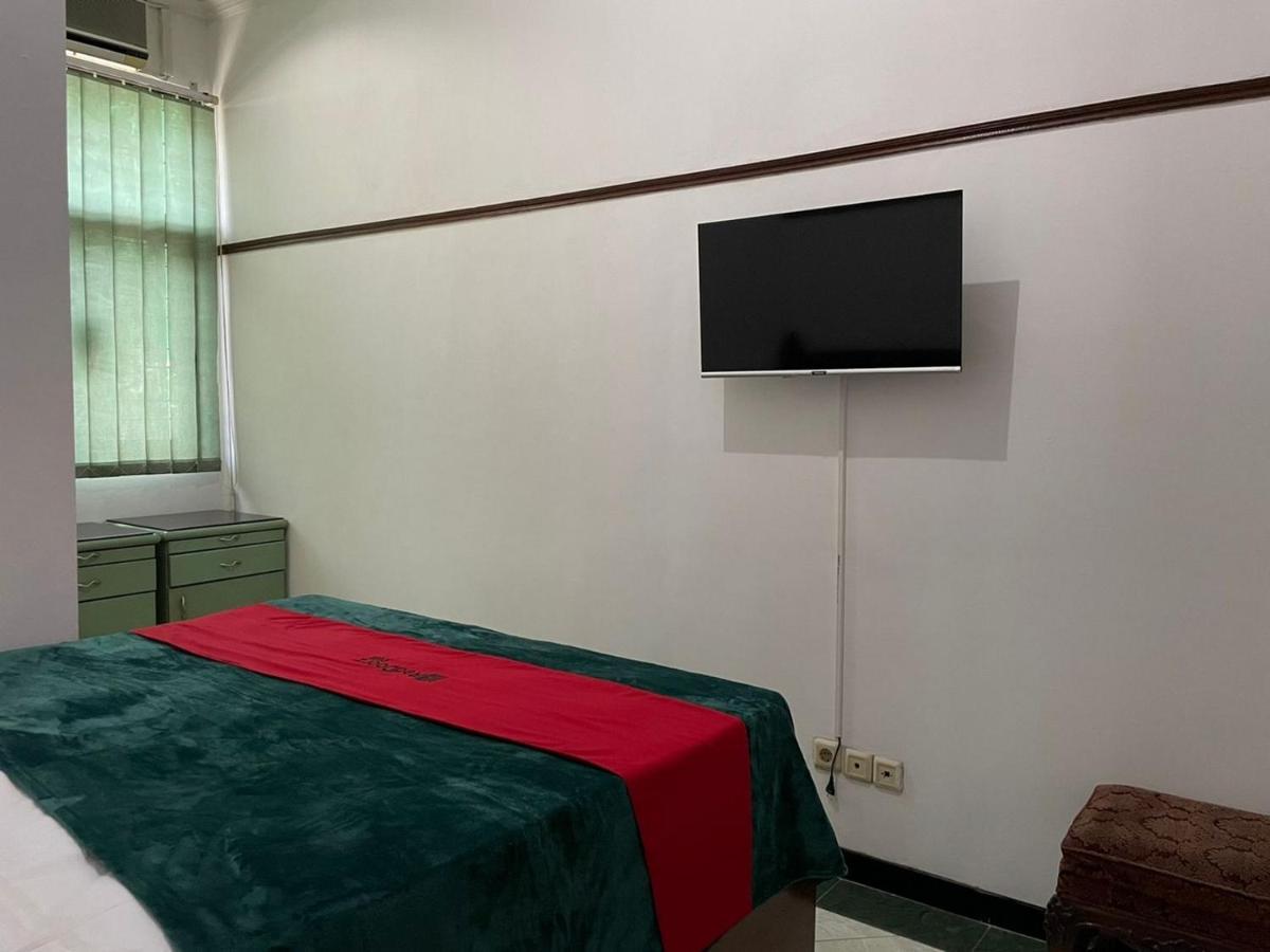 Reddoorz Syariah @ Karang Pilang Hotel Karangpilang Exterior photo